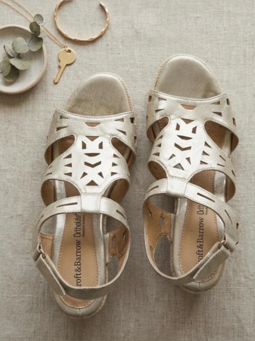 croft & barrow Metallic Cutout Sandals - Champagne